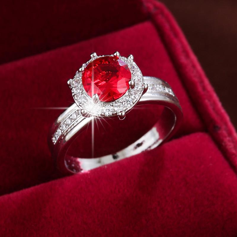 Luxurious Round Zircon Copper Ring: Elegant & Versatile Women's Jewelry