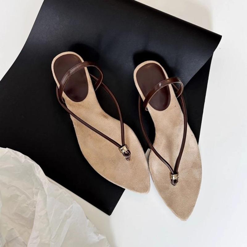 

Французские минималистичные сандалии с перемычкой для пальца, женские 2025, новые, на низком каблуке, с острым носком, темпераментные, с римскими крутыми шлепанцами для улицы 40 темно-коричневого