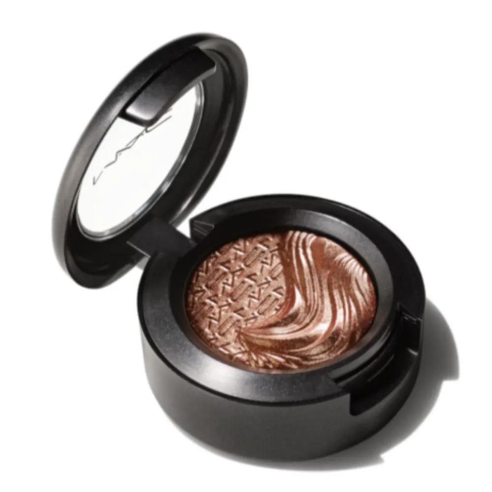 Тени для век MAC Extra Dimension Girlfriend Havana