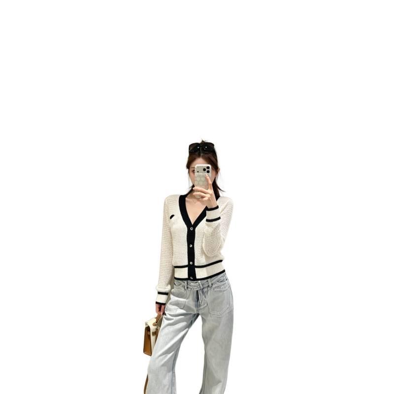 Trendy European Knit V-Neck Cardigan with Embroidered Patch and Contrasting Edges