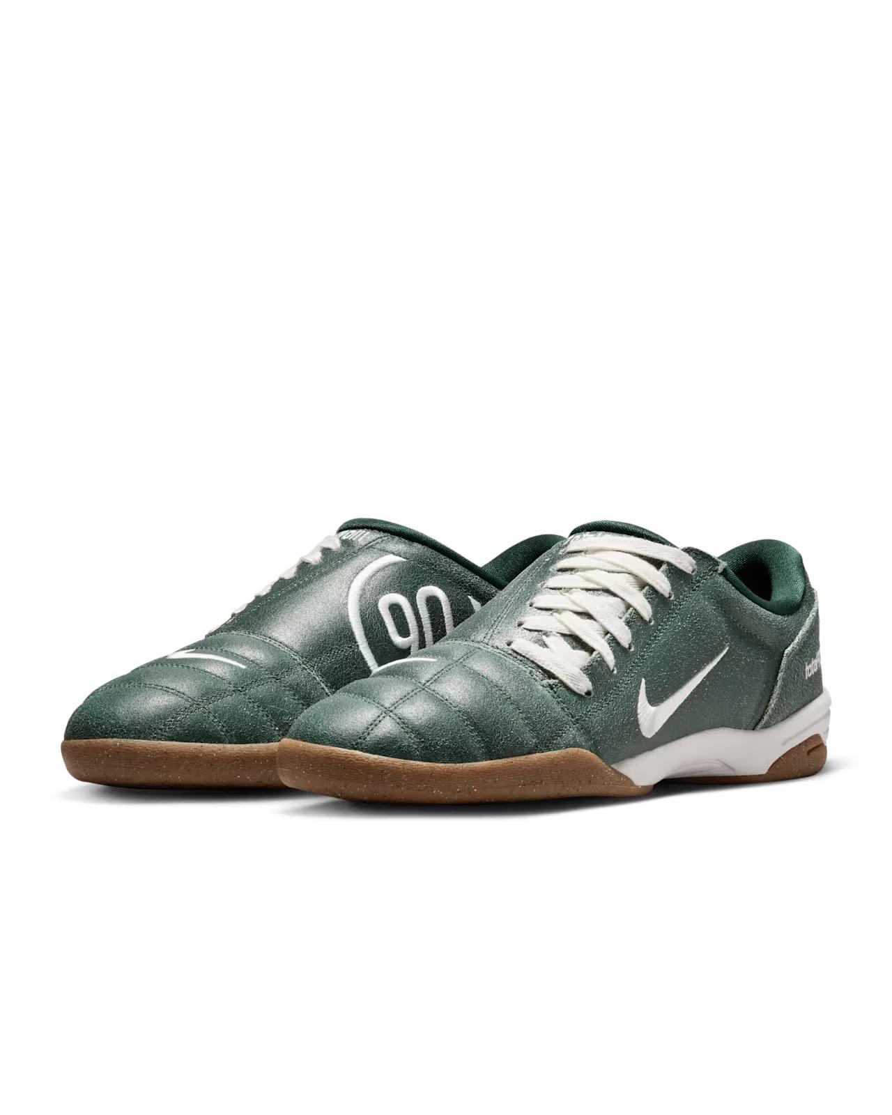 IH2090-300 Nike Total 90 3 Fir Gum Medium Brown (Men s) 8.5