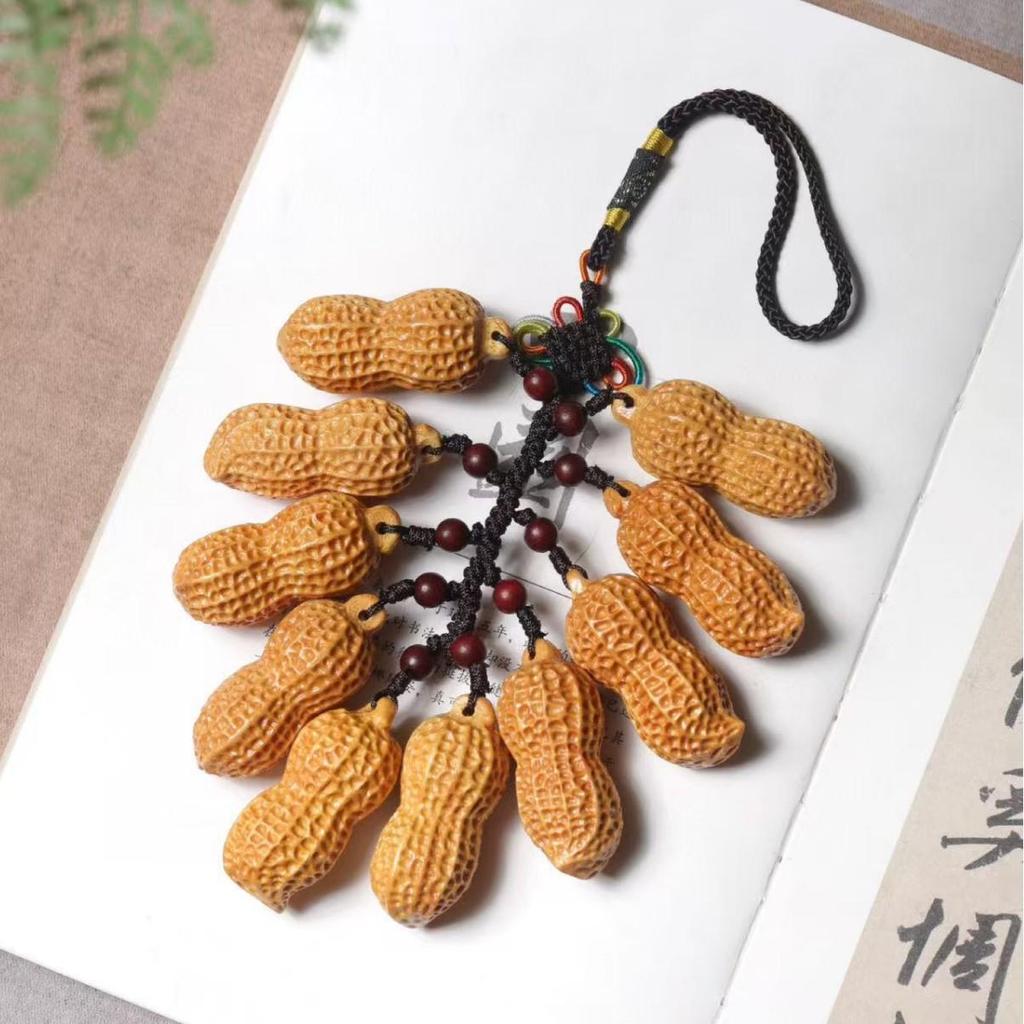 Top Mother's Day & Children's Day Wooden Keychain Gift: 'Good Things Happen' Souvenir