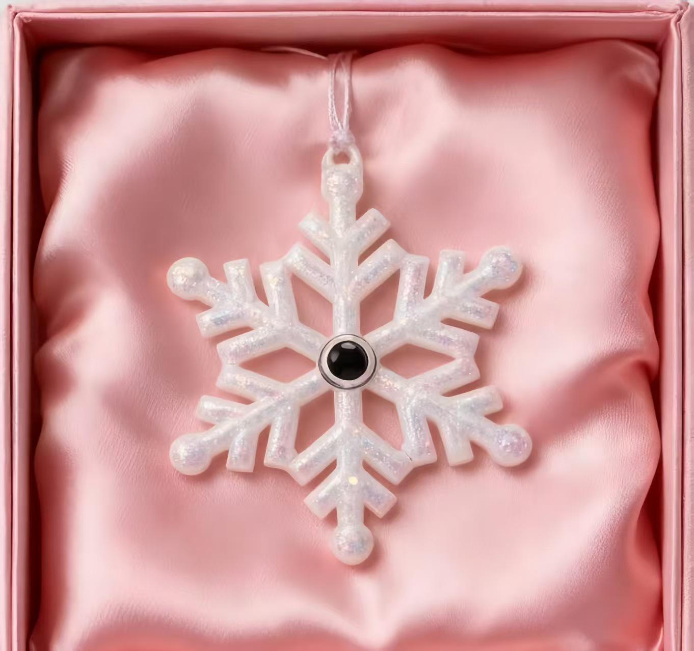 Waterproof Metal Snowflake Projection Pendant - Thanksgiving and Christmas Hanging Ornament 5MM
