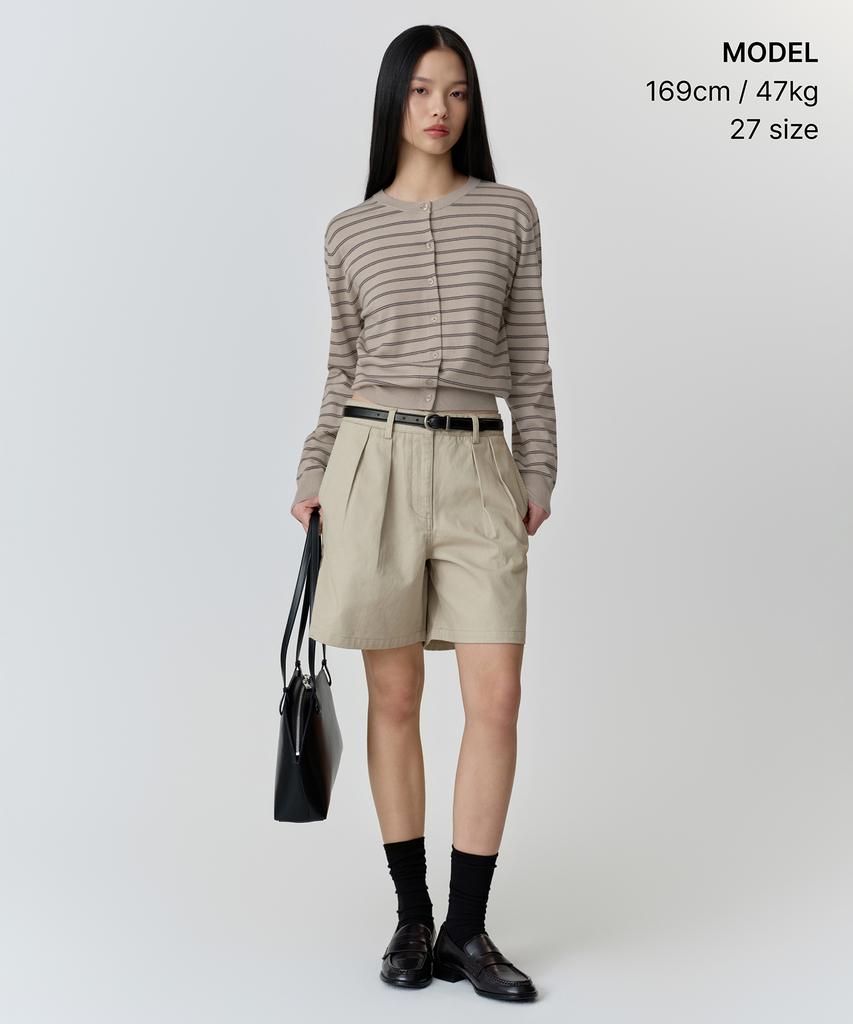 MUSINSA STANDARD WOMAN Women'S Reverse-To-Tuck Wide Chino Shorts [Light Beige]