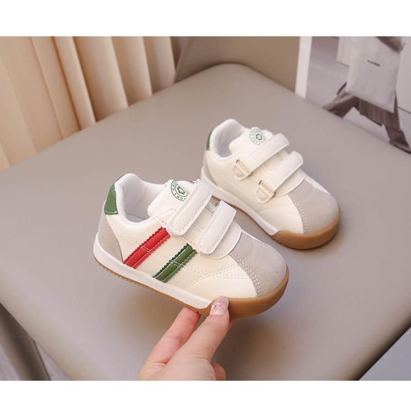 Kinder Freizeitschuhe Frühling und Herbst neue Kleinkindschuhe Jungen Baby weiche Sohle rutschfest Forrest Gump Schuhe Jungen weiße Schuhe Trend