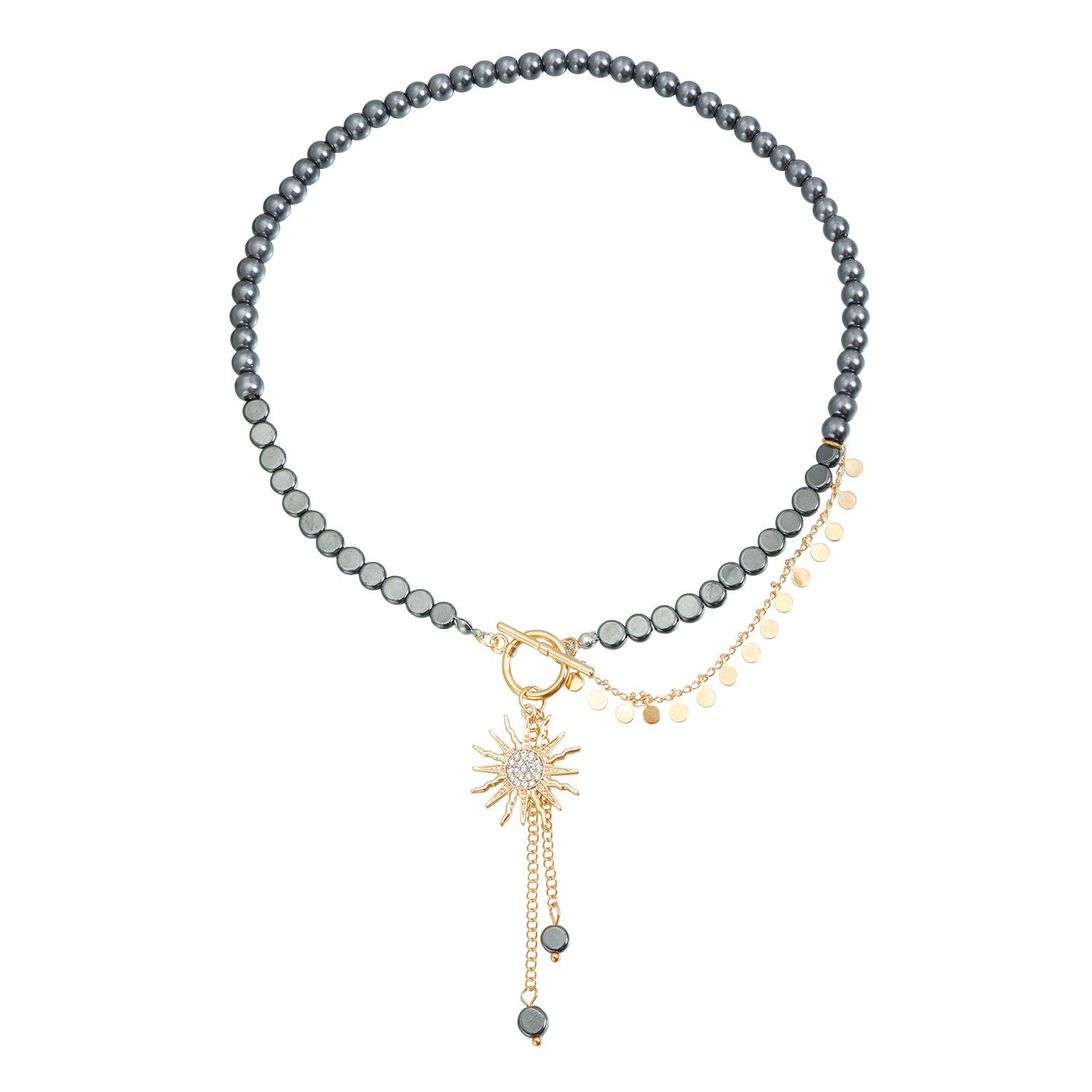 

European and American jewelry black gold sunflower fringed necklace ins wind flat metal sheet neck chain is hot in Russia золотой