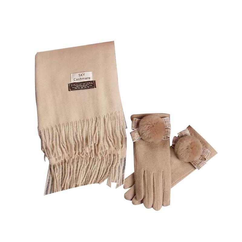 Women's Touchscreen Winter Gloves & Scarf Gift Set