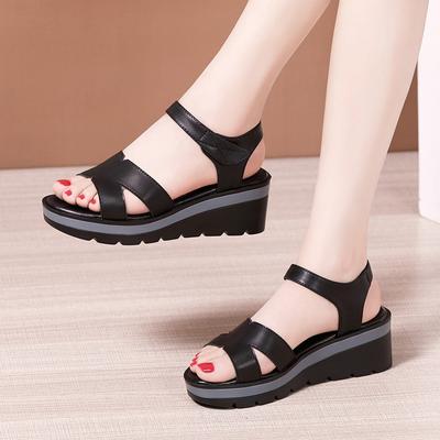 Hochwertige Sommer-Keilsandalen aus Leder für Damen, 6 cm hoher Absatz, 2024, Größe 33 34 43, Plateau, offene Zehenpartie, eleganter Schuh, Schwarz/Weiß