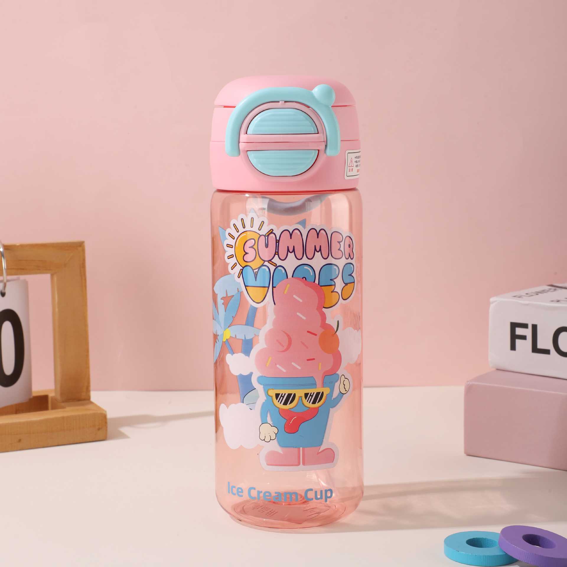 

Children s portable straw cup lock elastic cover water cup high value handle plastic cup 600ml розовый
