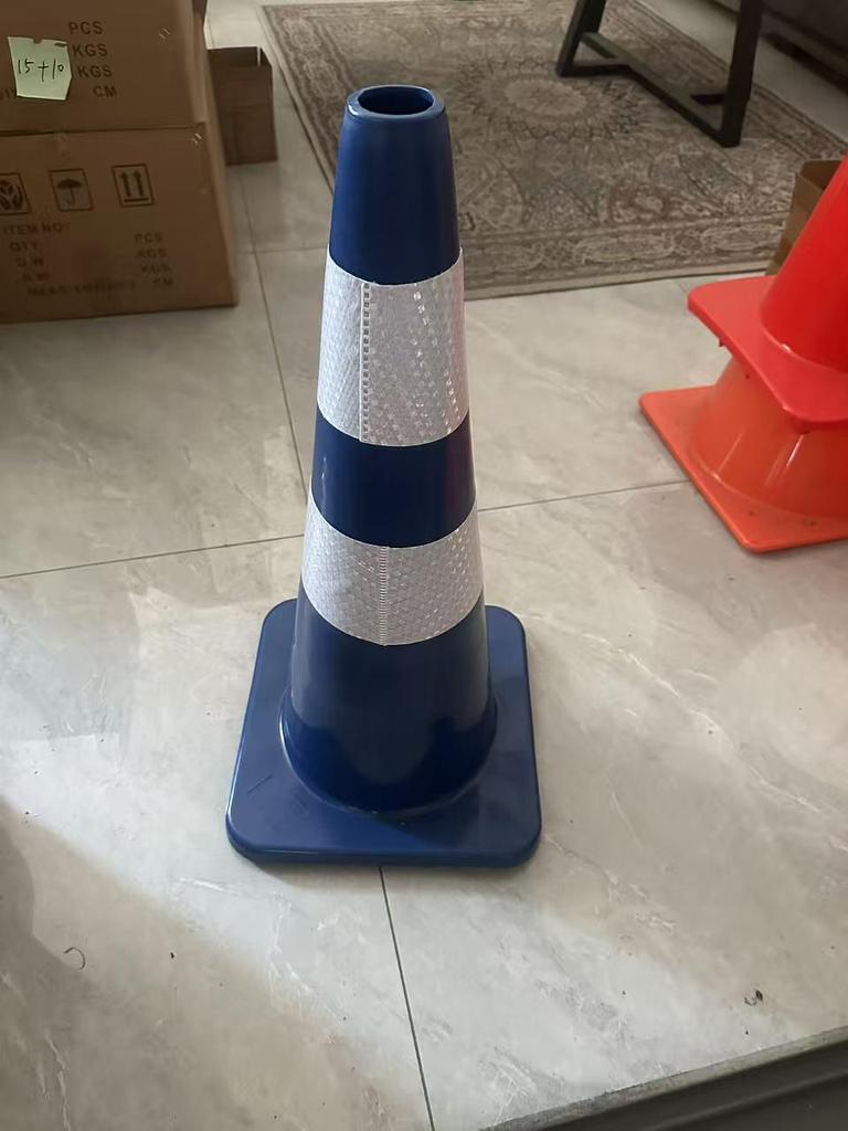 70cm Reflective PVC Road Safety Cone with Rubber Base