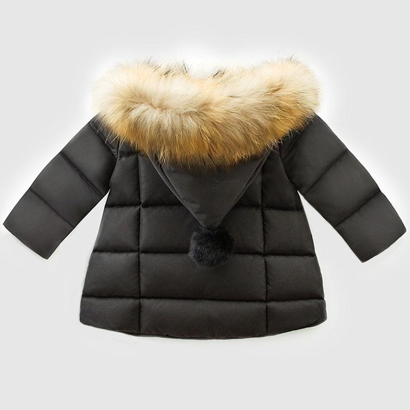 Cappotto invernale imbottito per bambina alla moda. Cappotto invernale imbottito