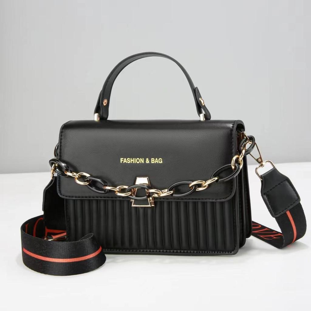 

Trendy Pu Bucket Bag With Chain And Lock Closure Perfect For Daily Fashion In Black And Pink чёрный