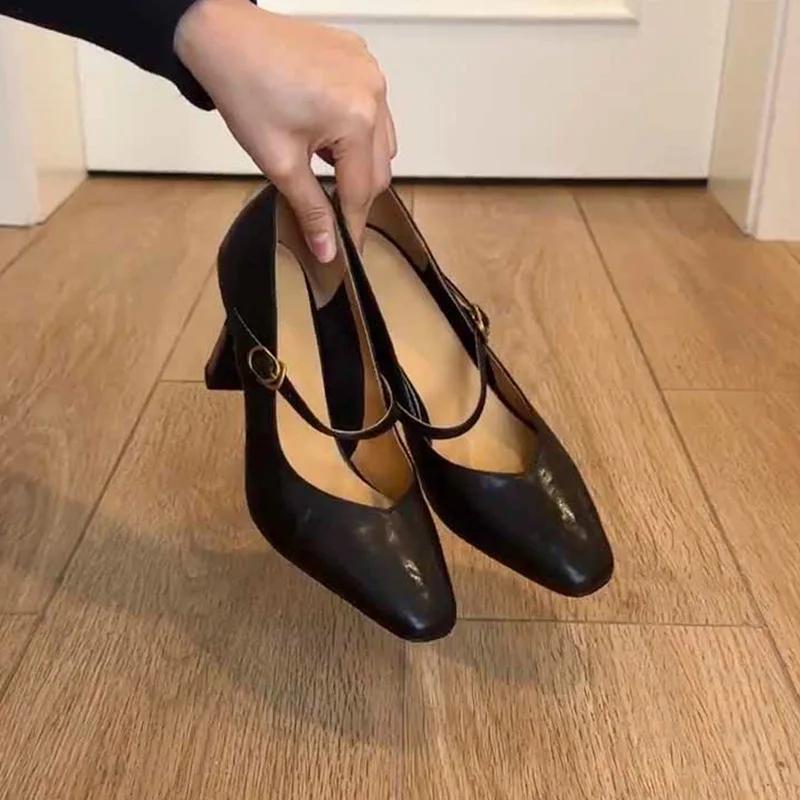 

Fashion French Square Thick Heel Single Shoes Women s 2025 New Retro Style One-word Buckle with Light Mouth High Heels 35