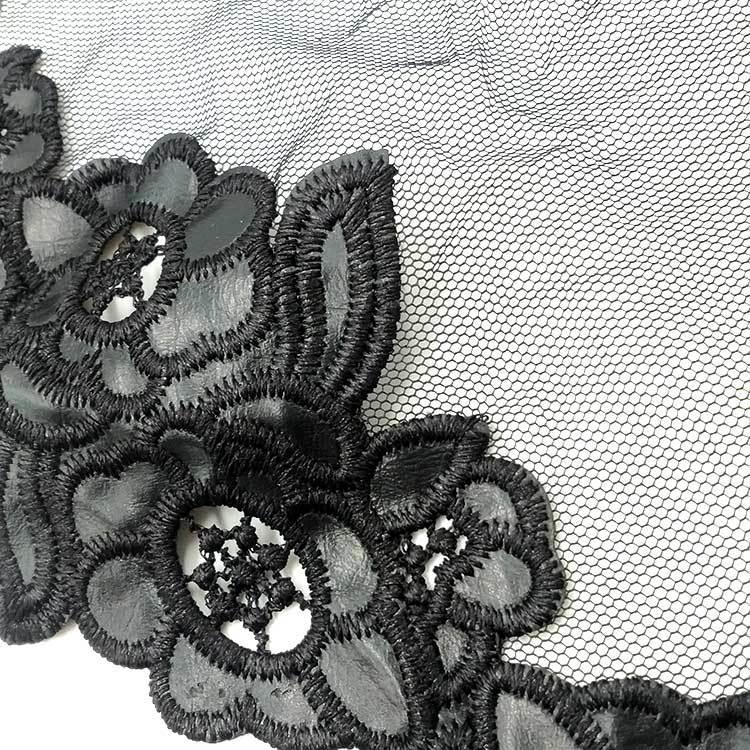 Vyšívaný kožený a krajkový květinový límec