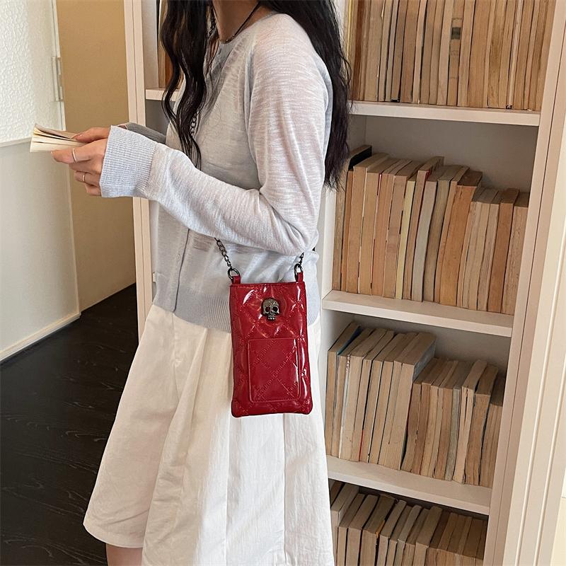 Borsa per Cellulare Teschio da Donna a Rombetti con Catena a Spalla Crossbody