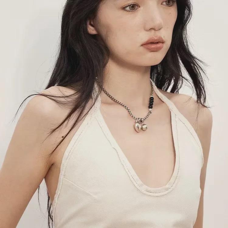 Europäisch Amerikanische Schwarze Perlenkette Liebes Halskette: Retro, Nische, Stapelbares Design für Frauen