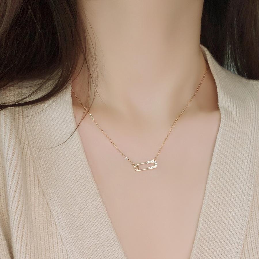 

«Серебряная ключичная цепочка 2021 г.: Элегантное, простое и универсальное ожерелье в нишевом дизайне». Silver Plated