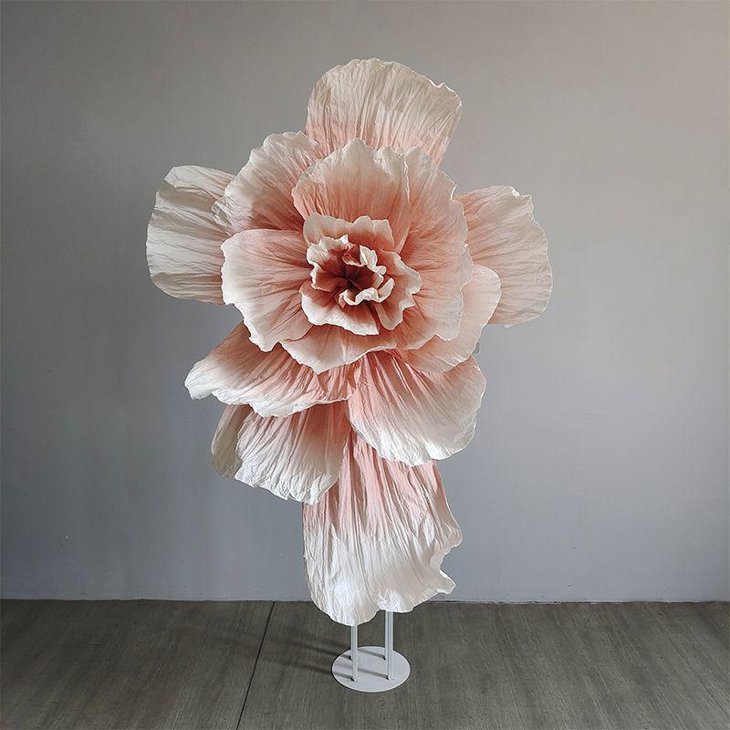 Duża Dekoracja Ślubna z Papierowych Kwiatów - Plisowane Plastikowe Kwiaty na Tło Hotelowe, Gigantyczne Rekwizyty Kwiatowe z Papieru Artystycznego, Produkt Gotowy
