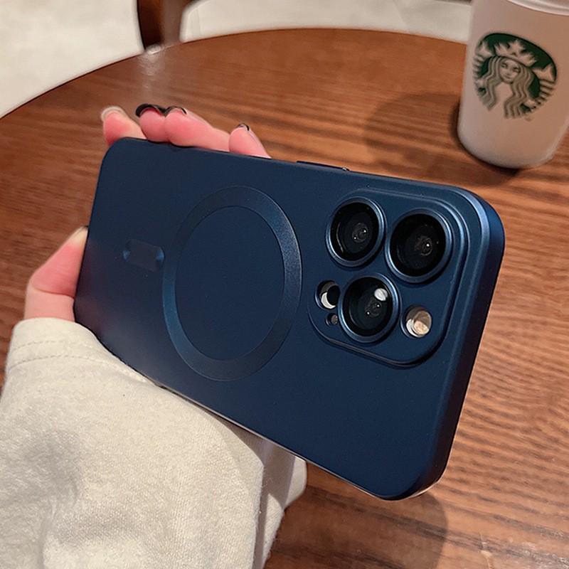 

Ultra-Thin Magnetic Frosted Silicone Case for iPhone 14 Pro Max/13 - Full Coverage & Drop Protection iPhone 11