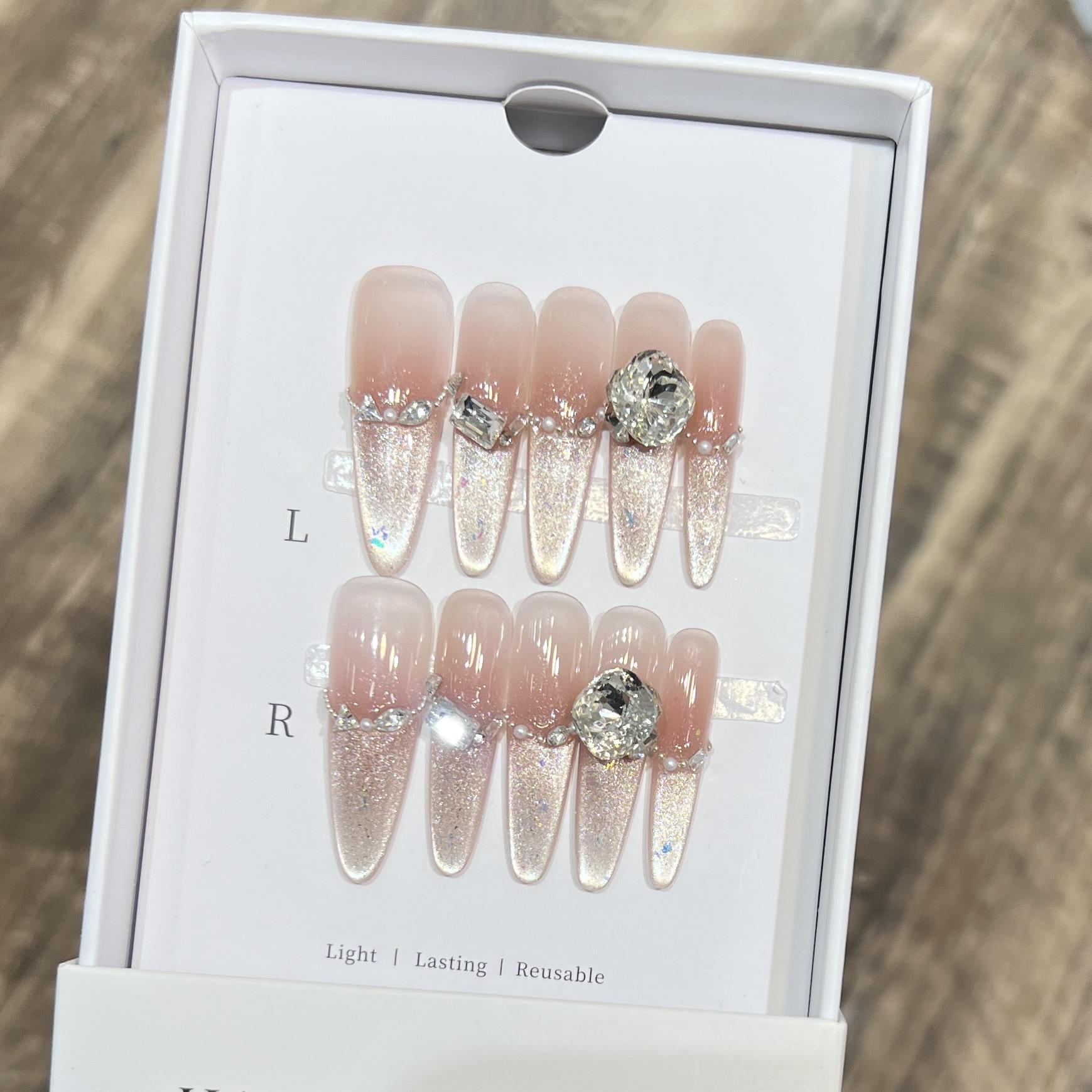 

Светлая Роскошь Высокий класс Французский Кошачий Глаз Маленький Разбитый Бриллиант Носимая Броня Чистая Ручная Работа Large L