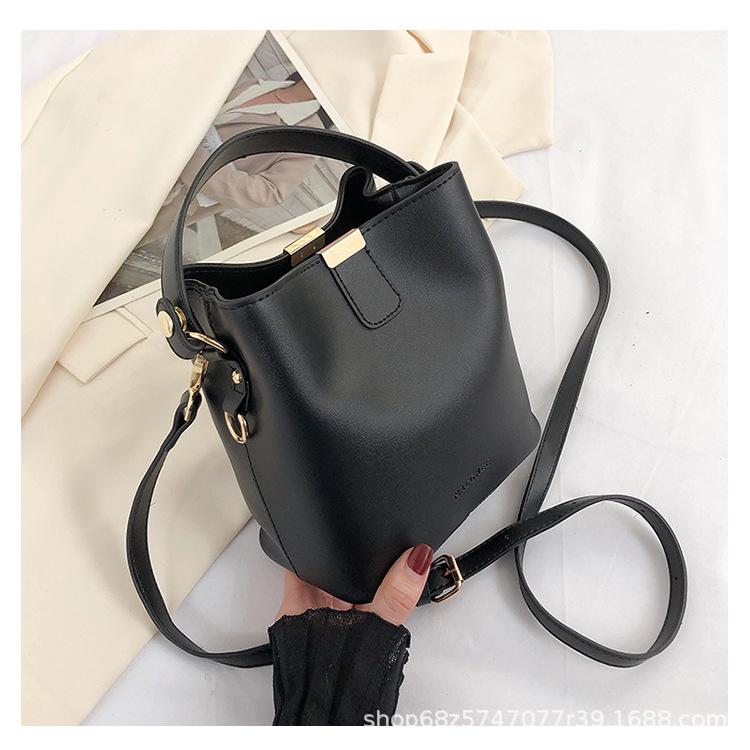 

Bag Women s Summer Fashion 2025 New Crossbody Bag Tide Korean Edition Small Fresh Vegetable Basket One Shoulder Portable Bucket Bag чёрный