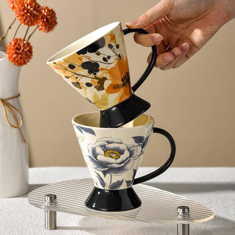 Good Looking Flowers High Foot Coffee Cup with Spoon Commercial Souvenir Ceramic Design Niche Cup High End and Exquisite