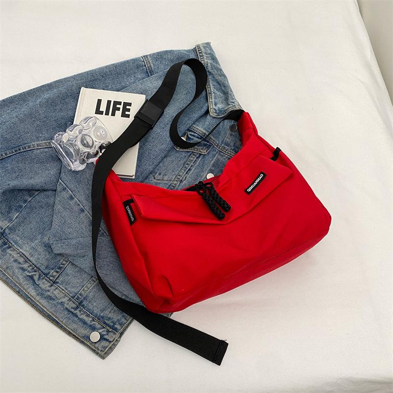 Japanese college style class commute tote bag leisure sports messenger bag spring and summer new Korean version personalized shoulder bag