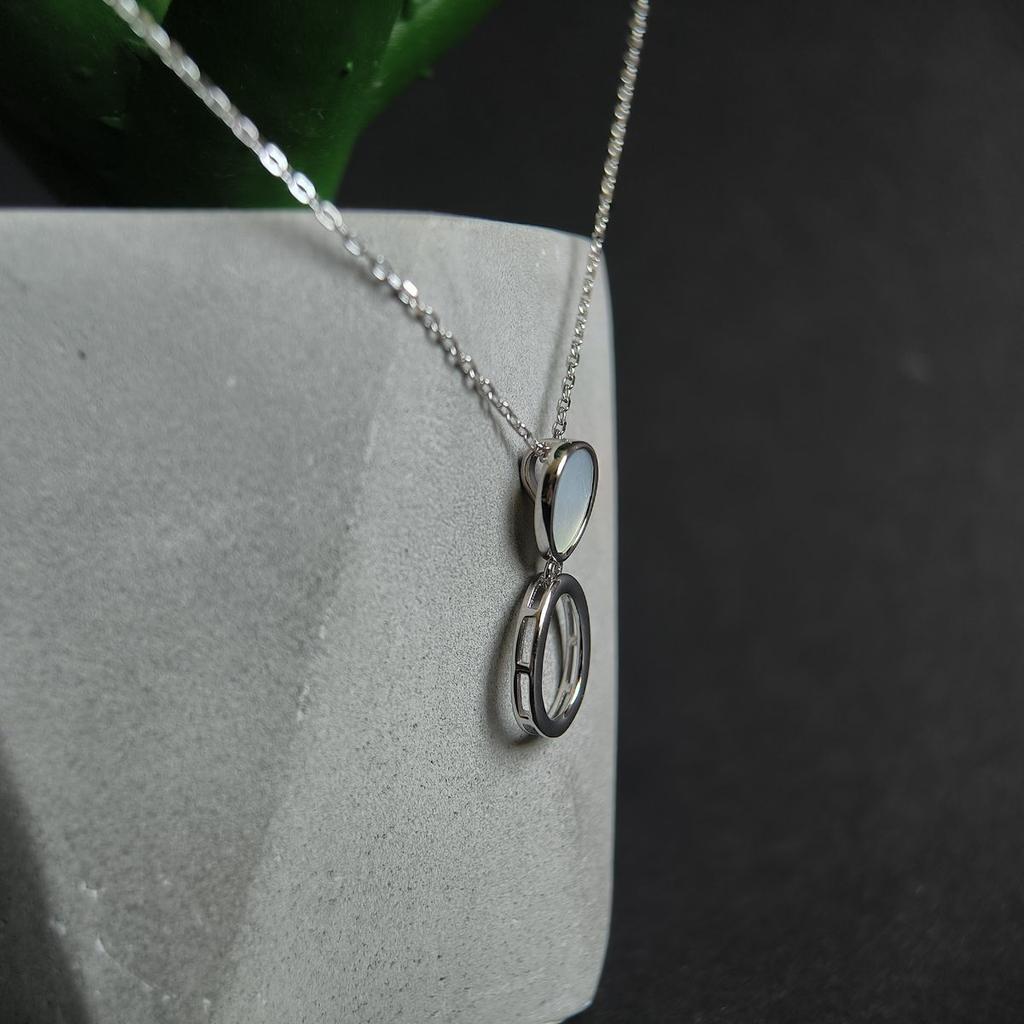 Серебряное колье с натуральным перламутром, вес изделия 2,63 гр (60002291)