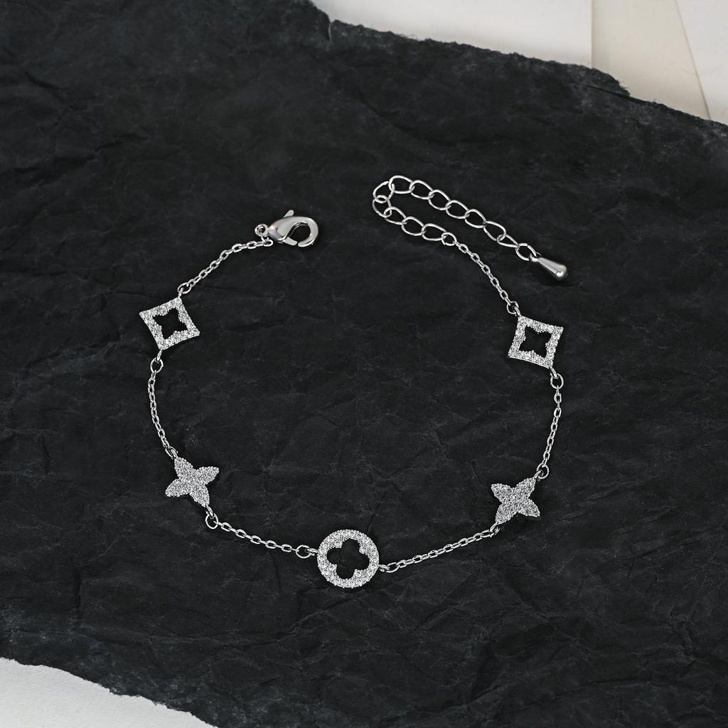 Niche Design Four Leaf Clover Crystal Bracelets for Women, Micro Pave CZ Dainty Charm Bracelet, Elegant Wholesale Jewelry