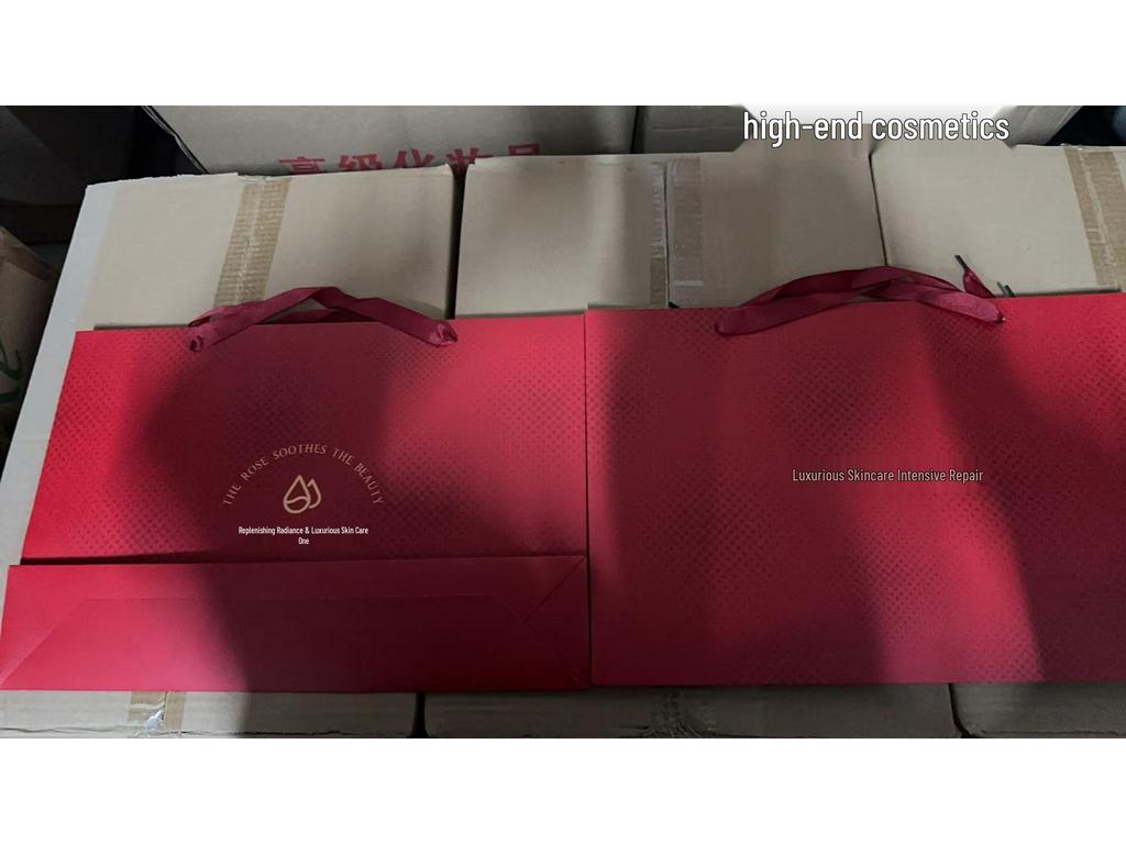 Oupei Rozjasňující a omlazující sada péče o pleť (8dílný) + Maska, rtěnka a polštářek