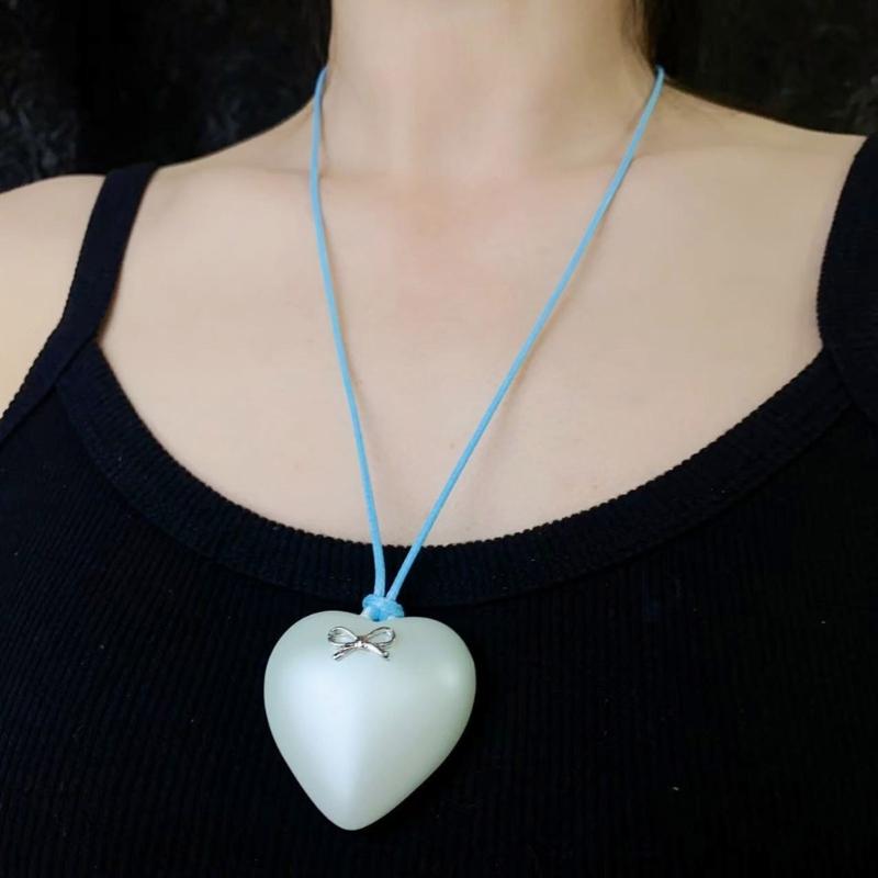 Acrylic Heart Pendant Necklace with Bowknot Fashionable Neckpiece Party Jewelry for Women Date Night Accessories