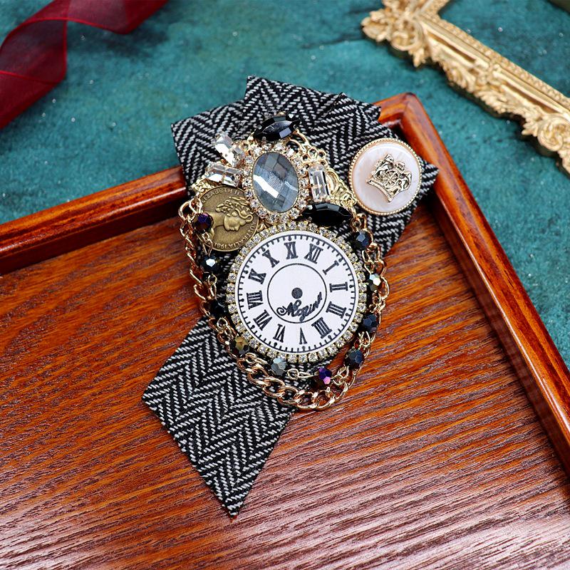 

Вінтажна британська барокова брошка з китицями для жінок