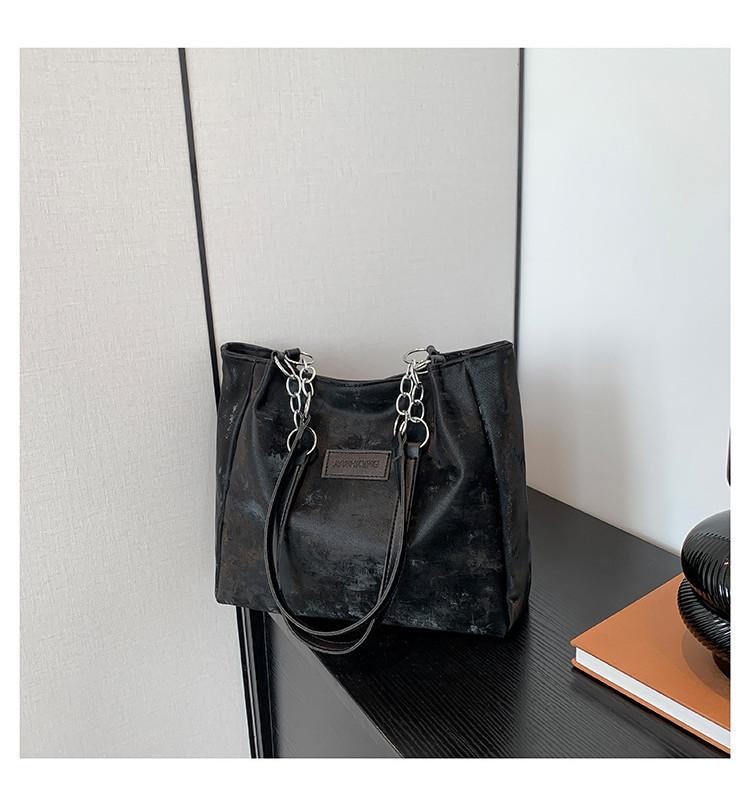 

Stylish Pu Tote Bag With Chain Strap Ideal For Daily Use Available In Multiple Colors чёрный