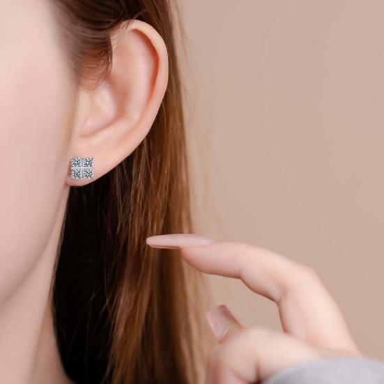 1 Pair Stud Earrings Four-Leaf Clover Design Micro-Setting High Clarity Cubic Zirconia Sparkling Earrings