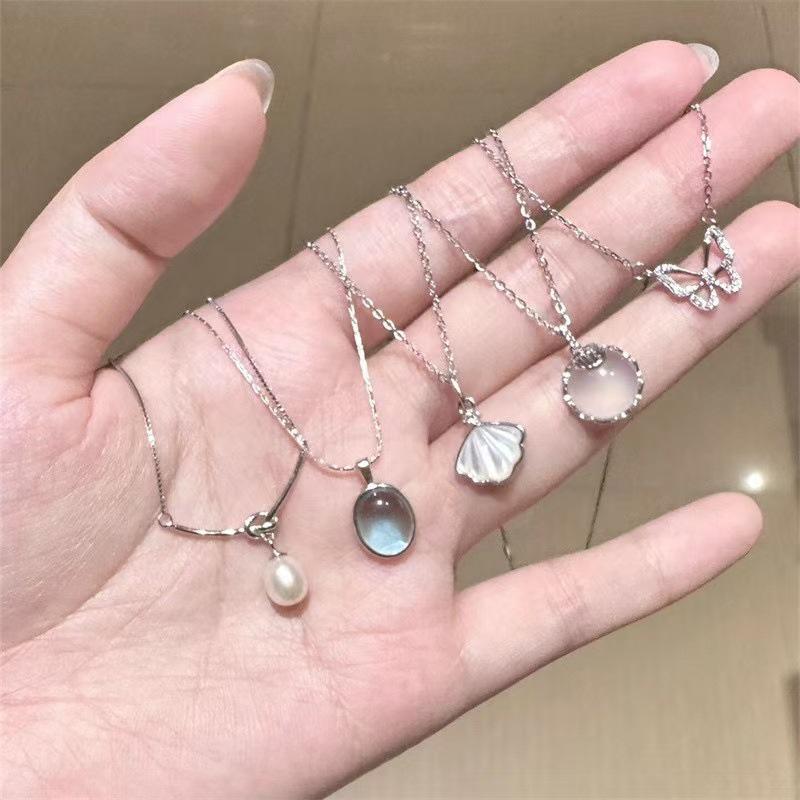 2022 White Chalcedony Necklace - Elegant Niche Design, High-End Fairy Clavicle Chain for Women & Students