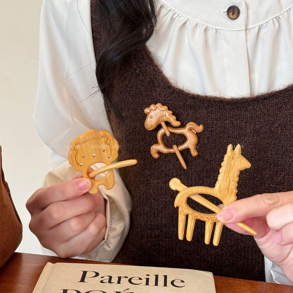 Lion Animal Sweater Pin Horse Pony Brooch Fashion Wooden Brooch  Gift