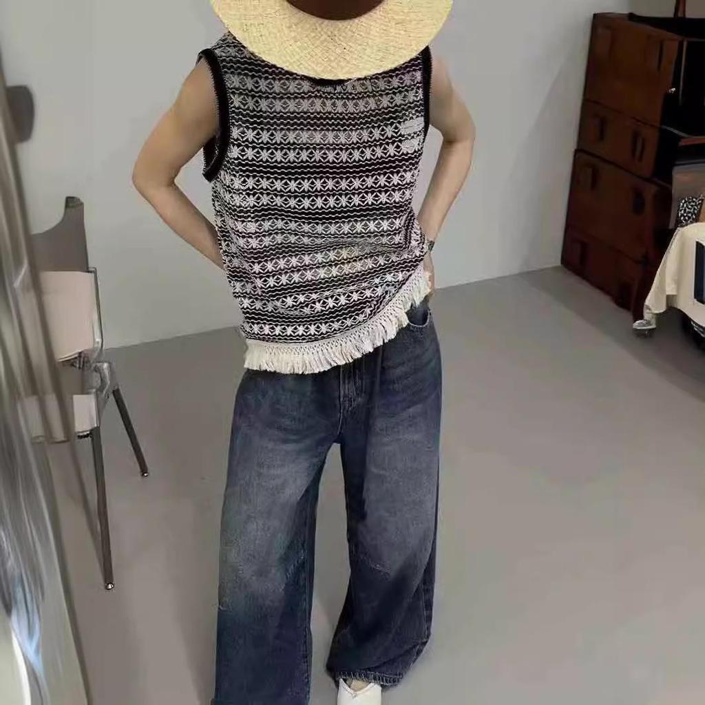 Korean Retro Hollow Sleeveless T-shirt with Tassel Hem - Summer 2024 Women's Western-Style Top