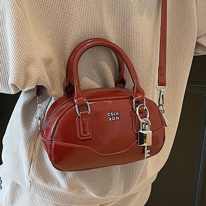 This Year's Popular Hot-selling Fashion Portable Boston Bag Simple Solid Color High-end Sense Versatile Foreign Style Messenger Women's Bag