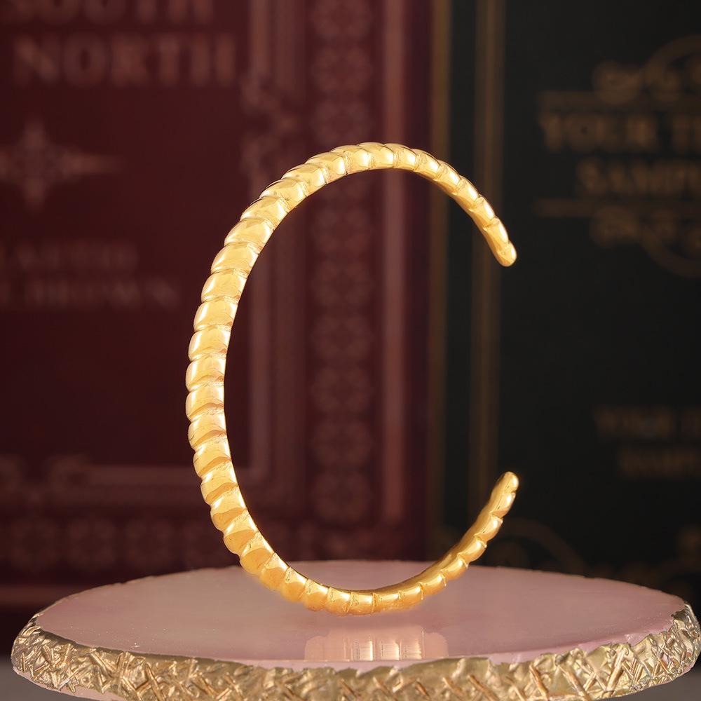Trendy Adjustable 18K Gold-Plated Titanium Threaded Bracelet