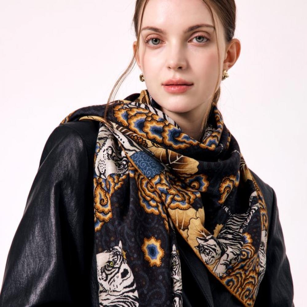 Mercion Wool Silk Scarf White Tiger