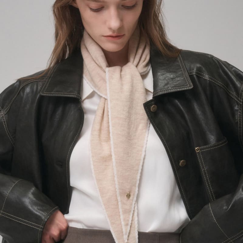 Saint Luxure 100% Wool Triangle Petite Muffler Ivory