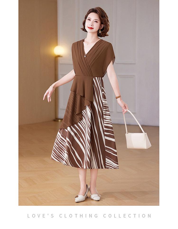 Sommer-Midikleid im chinesischen Stil für junge Mütter – Kurzärmlig, locker, Fake-Zweiteiler-Design für Frauen mittleren Alters