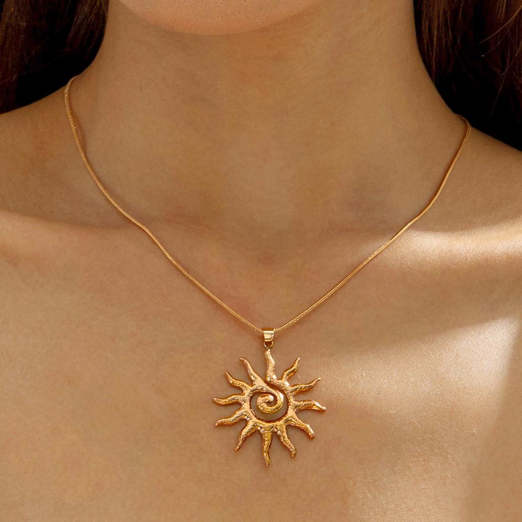 Jewelry Hollow Sun Necklace Personality Creative Trend Design Sense Spiral Clavicle Chain Women