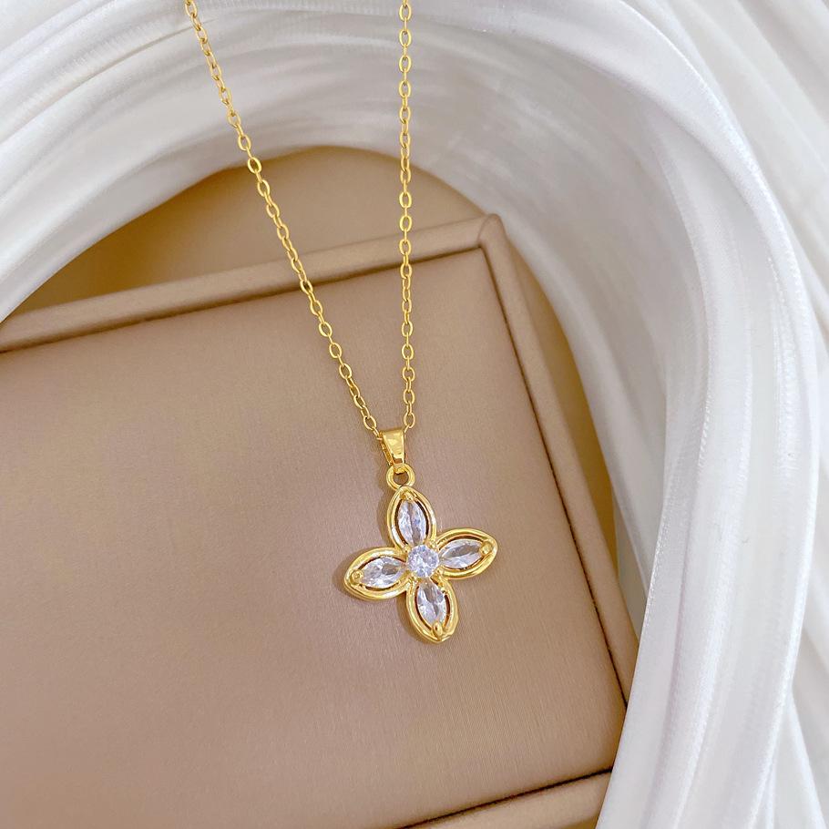 Lucky Grass Full Diamond Light Luxury Temperament Gorgeous Full Diamond Necklace Women'S Versatile Clavicle Chain Titanium Steel Chain