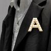 Elegante Dames Broche met Kunstparels en Hoofdletter Speld voor Pak Revers Badge