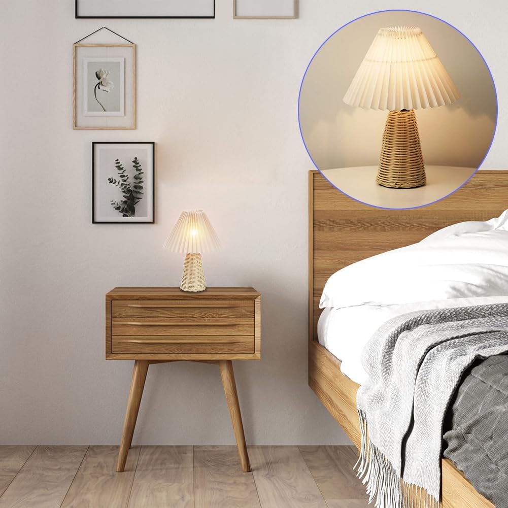 

Плиссированная настольная лампа прикроватная ночная лампа с ротанговым основанием винтажный дизайн мягкий теплый свет для декора спальни и акцентного освещения