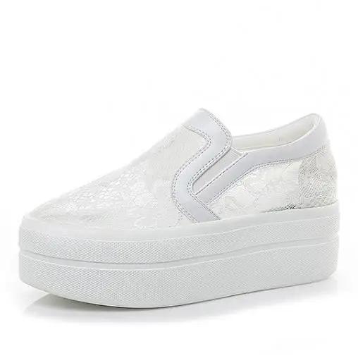 

Высококачественные 8 см сетчатые кружевные тапочки из натуральной кожи на танкетке с удобной платформой, дышащая летняя повседневная обувь на танкетке с высокой платформой 34 белый