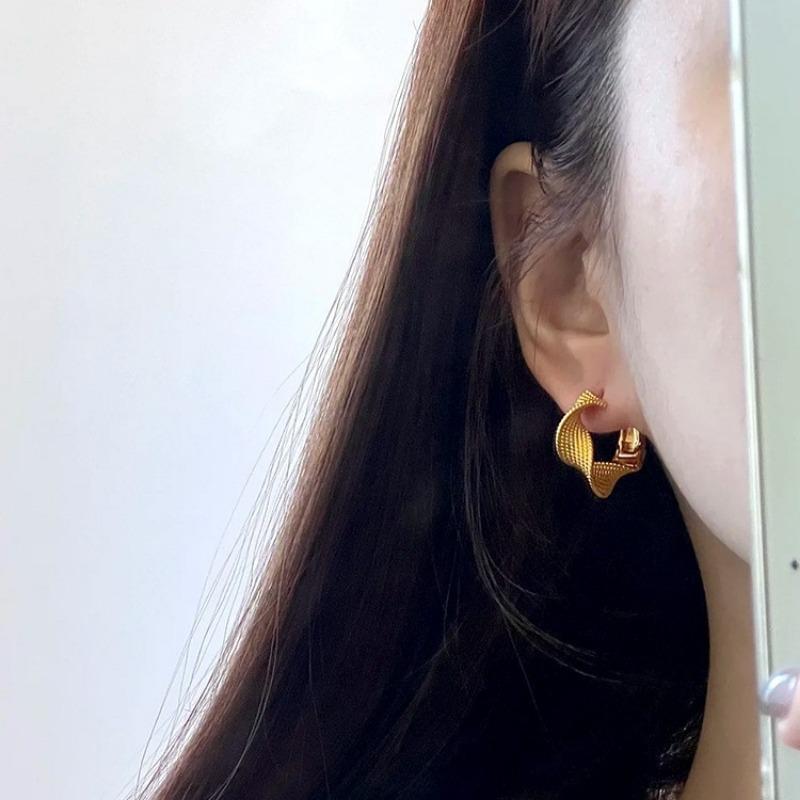 Women S Gold Twist Hoop Ear Buckles Unique Luxury Earrings