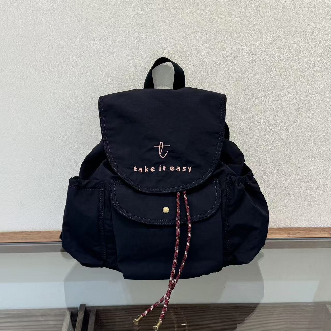 

Retro Fashion Casual Backpack Large Capacity Lightweight Versatile Backpack темно-синього кольору