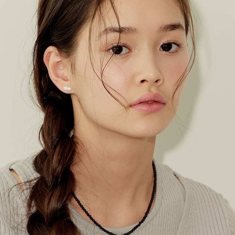 Murmur [925silver]Ribbon Black Bead Necklace